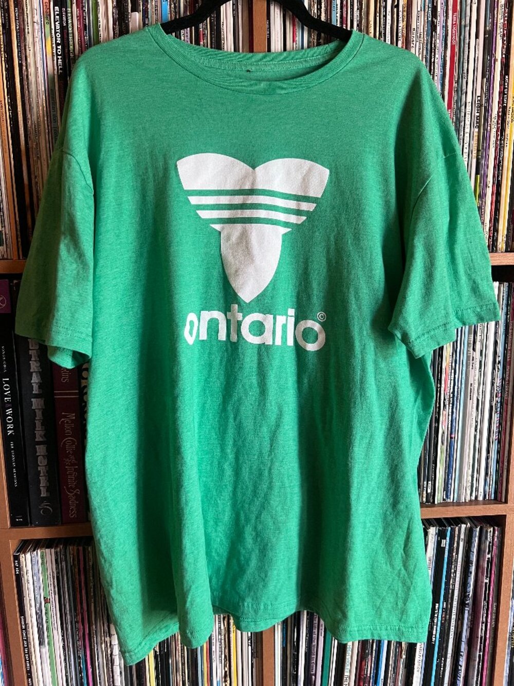 Ontario sneaker t-shirt size M